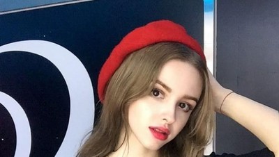 10 Pesona Karimova Elina, Model Cantik Mirip Barbie yang Bikin Naksir