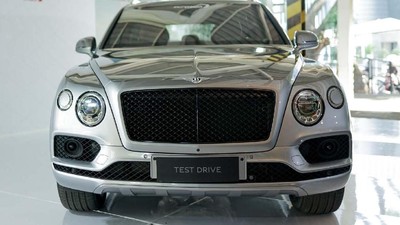 SUV Mewah Inggris Mendarat di Jakarta