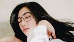 5 Ekspresi Isyana Sarasvati Sambut Winter Song
