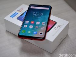 Unboxing Vivo V9 RAM 6 GB Berkelir Merah yang Menggoda