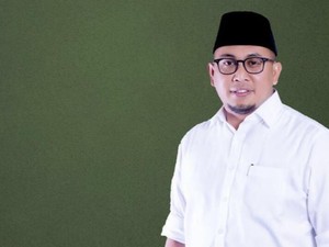 Cek Wikipedia, Gerindra Tuding TGB Pro-Jokowi karena Ipar Luhut