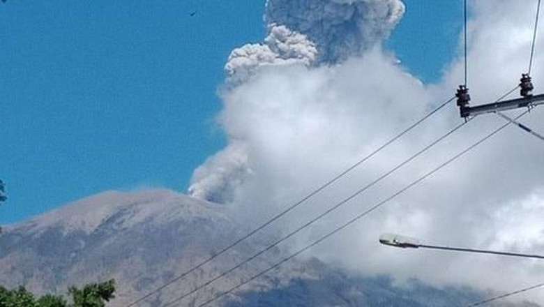 Gunung Agung Bali Siaga, Warga Diminta Menjauh Radius 4 Km Gunung Agung Bali Siaga, Warga Diminta Menjauh Radius 4 Km