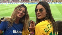 Meski Brasil gagal lolos dan kandas namun keduanya tetap memberikan semangat di media sosial. Dok. Instagram/alessandraambrosio