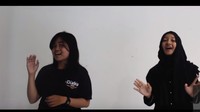 Cover lagu Nidji Laskar Pelangi yang dinyanyikan ulang oleh KMFisip UNS. Keren banget! Foto: Youtube: KMF UNS
