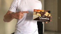 Ini kayaknya biskuit favorit Rakitic. Ia beberapa kali berpose sambil memamerkan cookies ini. Foto: instagram @ivanrakitic