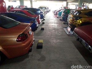 Pameran Modif Mobil di BSD Dimeriahkan Model Cantik dari Amerika