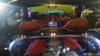 Karena bisa dibilang (twin turbo) ini pertama di Indonesia, karena sangat sulit dibuatnya, kalau kata orang yang bikin bilang ribet banget. Pengerjaan di bengkel UK Works di Bali juga, kata Ferry. Foto: Khairul Imam Ghozali