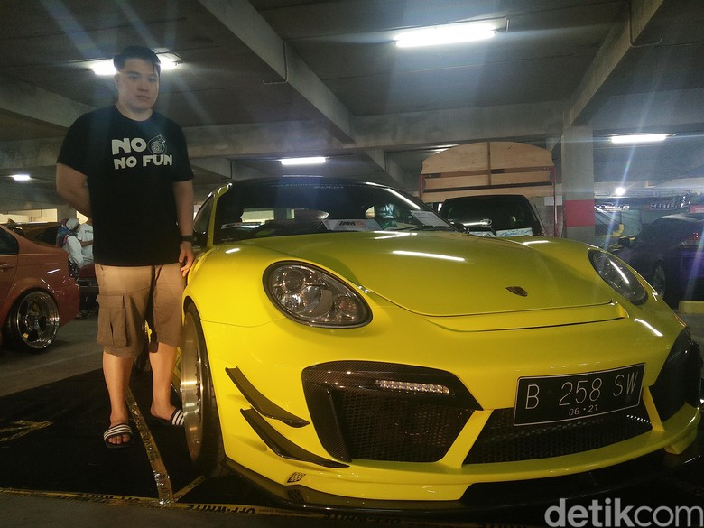 Porsche Modifikasi yang Telan Biaya Hampir Rp 1 Miliar. Foto: Khairul Imam Ghozali Porsche Modifikasi yang Telan Biaya Hampir Rp 1 Miliar. Foto: Khairul Imam Ghozali