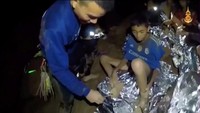 Tim penyelamat dan dokter telah berhasil menjangkau tempat beradanya para remaja tersebut pada 3 Juli lalu. Thai Navy Seal/Handout via REUTERS.