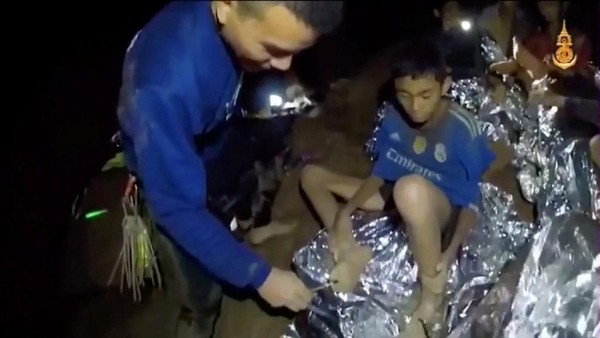 Melihat Sulitnya Evakuasi Remaja Thailand yang Terjabak di Gua
