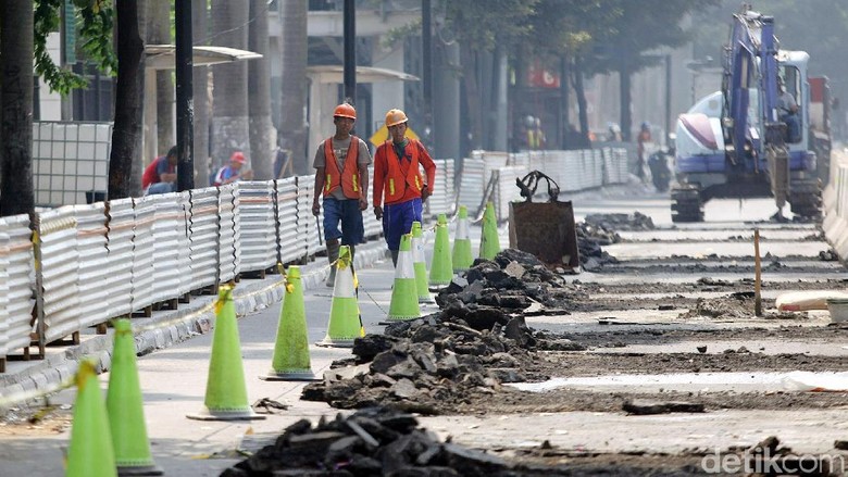 Pemprov DKI akan Batasi Mobil Pribadi di Kemang Pemprov DKI akan Batasi Mobil Pribadi di Kemang