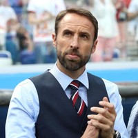 Inggris akan menghadapi Kroasia di babak semifinal Piala Dunia 2018 pada Kamis (12/7/2018) dini hari. Besar kemungkinan Gareth Southgate bakal tampil dengan gaya andalannya. Tapi apakah jimat andalannya itu cukup mampu membawa Inggris ke final? Kita tunggu jawabannya nanti. (Foto: Getty Images)