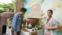 Rumah ini mengolah biji kokoa menjadi cokelat beragam bentuk dan rasa yang enak. Pengolahan pun dilakukan keseluruhannya secara tradional (Syanti/detikTravel)