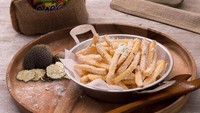 Mengunggah foto kentang goreng. Peach pun mengabarkan di Potato Cornet semua cabang tersedia kentang goreng dengan rasa truffle. Foto: Instagram @peach_pachara