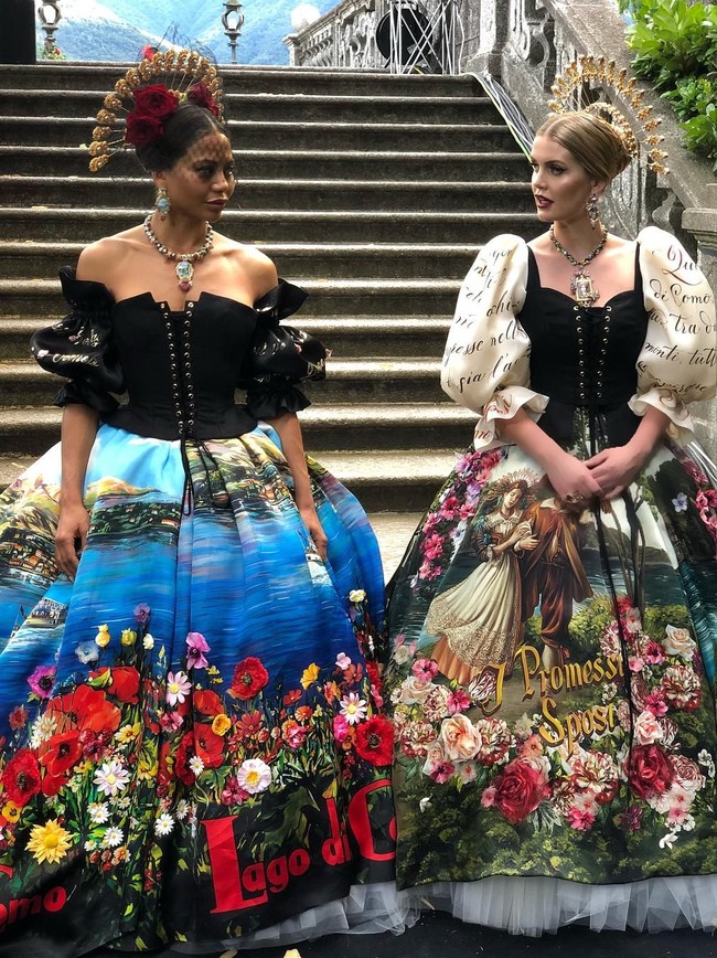 Ini bukan kali pertama Lady Kitty Spencer dipercayai oleh duo Stefano Gabbana dan Domenico Dolce untuk tampil di catwalk. Sebagai brand ambassador, Kitty Spencer sudah berulang kali berlenggang di fashion show label yang berbasis di Milan, Italia, itu. (Foto: Instagram/@kitty.spencer)
