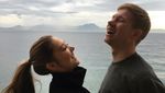 Foto: Liburan Mesra Kevin De Bruyne & Istrinya yang Cantik