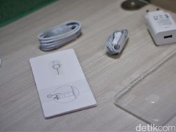 Unboxing Vivo V9 RAM 6 GB Berkelir Merah yang Menggoda