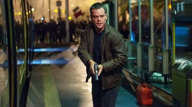 Matt Damon dipuji berkat aktingnya di film trilogi Jason Bourne. Tapi di film terakhirnya The Bourne Ultimatum, ia mengaku malu dan menyesal telah membintanginya. Menurutnya, penulis naskah Tony Gilroy bertanggungjawab atas film terakhir Bourne yang kualitasnya sangat jelek. (Skripnya) susah dimengerti. Film ini membuat karier seseorang berakhir. Buruk sekali. Sangat memalukan, tutur Matt, seperti dikutip dari Brightside. Foto: Istimewa