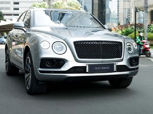 Sensasi Nyetir SUV Termewah Pertama Dunia
