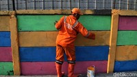 Selain itu agar tembok terlihat bersih.