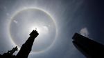 Cantiknya Matahari Halo di Monumen Kemerdekaan Meksiko