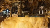 Dari ribuan meter panjang Gyokusendo Cave, hanya 890 meter yang dibuka untuk umum dan fasilitasnya memadai bagi wisatawan (Masaul/detikTravel)