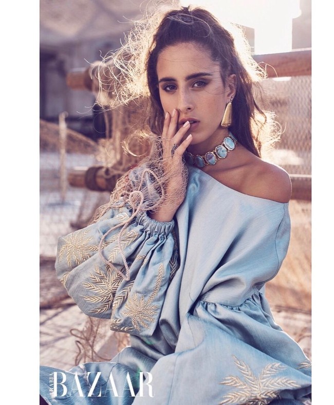 Ketika kecil, tidak terlintas di pikiran mengapa tidak ada wanita Saudi di sampul majalah atau pemotretan fashion tapi setelah aku besar, aku berpikir, Mengapa tidak ada wanita yang terlihat sepertiku? ungkapnya diansir Metro. Foto: Instagram @taleedah