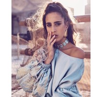 Ketika kecil, tidak terlintas di pikiran mengapa tidak ada wanita Saudi di sampul majalah atau pemotretan fashion tapi setelah aku besar, aku berpikir, Mengapa tidak ada wanita yang terlihat sepertiku? ungkapnya diansir Metro. Foto: Instagram @taleedah