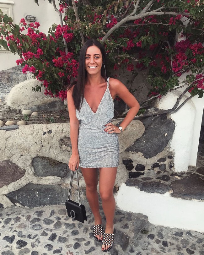 Istri pesepakbola Inggris lain yang eksis selama Piala Dunia 2018 adalah Fern Hawkins. Bersama dengan Annabel, Becky, dan Megan, pacar pemain bertahan Herry Maguire. Foto: Instagram @ _fernhawkins