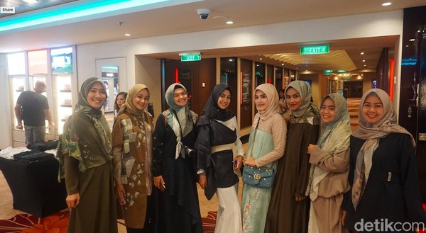 Bukan hanya eksplor Singapura, mereka juga ikut naik cruise mewah Genting Dream Cruises (Shinta/detikTravel) Bukan hanya eksplor Singapura, mereka juga ikut naik cruise mewah Genting Dream Cruises (Shinta/detikTravel)