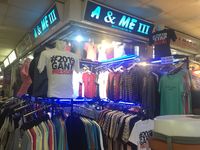 Kaos #2019GantiPresiden berdampingan dengan #2019TetapJokowi