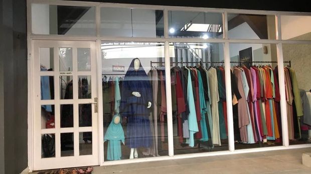 Cerita Ferry, Sukses Jual dan Pakai Cadar di Papua