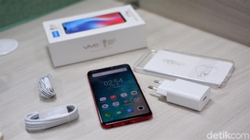 Menjalankan Funtouch OS 4.0 berbasis Android 8.1. Foto: Adi Fida Rahman/detikINET