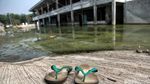 Miris! Bangunan Ini Hancur Akibat Banjir Rob