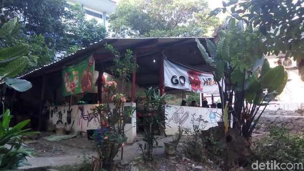 Kantin Mbok Jum di UNS, Solo. 