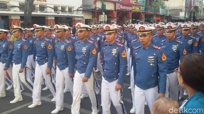 AAU tahun ini meluluuskan sebanyak 119 calon perwira remaja yang terdiri dari 9 taruni dan 110 taruna.