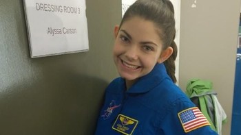 Dalam program latihannya, ia banyak belajar mengenai mikrogravitasi dan efek pada tubuh saat kehilanga oksigen. Foto: Instagram/nasablueberry