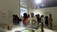 Pameran tunggal Tisna Sanjaya berlangsung sampai 21 Juli 2018 di Gedung A Galeri Nasional Indonesia. Foto: Tia Agnes/ detikHOT
