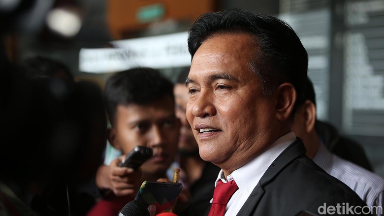 Dilema Yusril: Jokowi Pilih Ulama, Prabowo Malah Pilih Pengusaha Dilema Yusril: Jokowi Pilih Ulama, Prabowo Malah Pilih Pengusaha