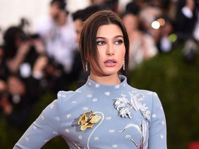 Transformasi Kecantikan Hailey Baldwin, Si Polos yang Makin Dewasa