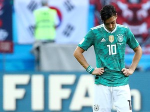 Pensiun dari Timnas, Mesut Oezil: Saya Korban Rasial dan Ketidakadilan