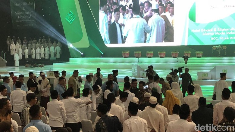 Heboh Ulama Muda Pendukung Jokowi Heboh Ulama Muda Pendukung Jokowi