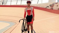 Crismonita berlatih di Velodrome Rawamangun beberapa waktu lalu.