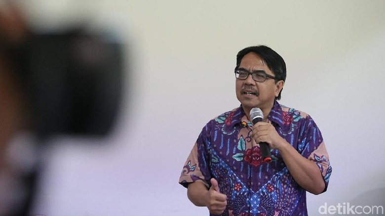 Ade Armando: SAB Tak Terjebak, Dia Paksa Hubungan Khusus dengan RA Ade Armando: SAB Tak Terjebak, Dia Paksa Hubungan Khusus dengan RA