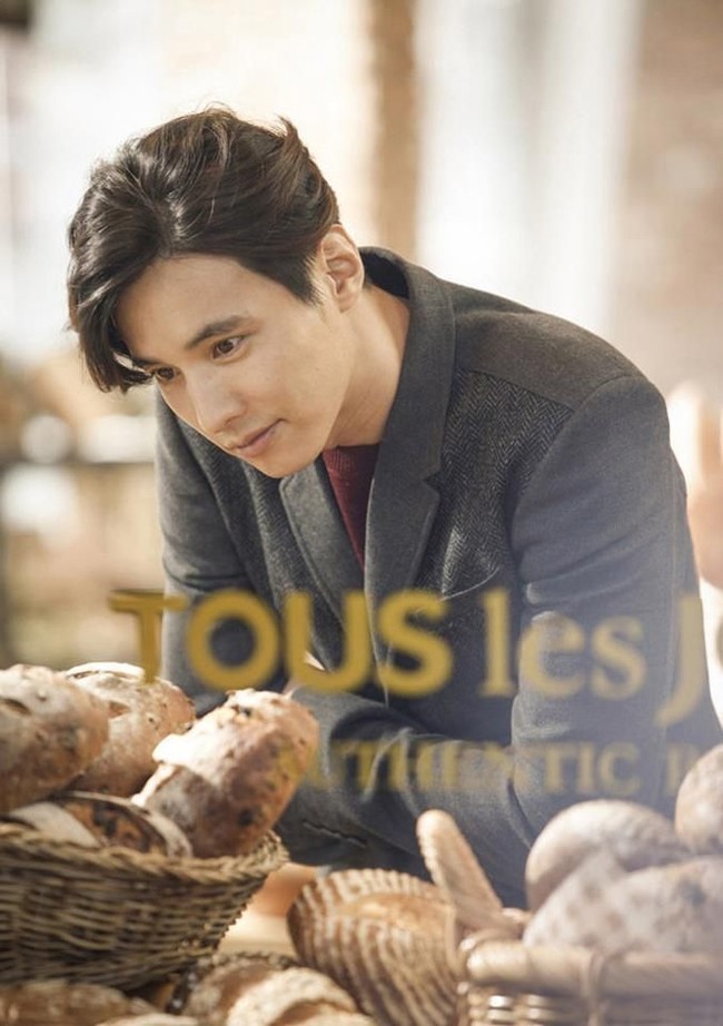 Aktor yang populer lewat serial drama Autumn In My Heart tersebut juga belum lama ini menjadi brand ambassador brand bakery Tous Le Jours. Foto: Istimewa