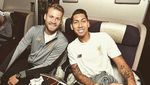 10 Momen Kiper Jago Belgia, Simon Mignolet Saat Makan Bareng Istri dan Fans