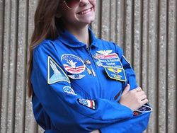 Potret Gadis Belia Calon Orang Pertama di Mars