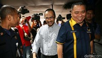 Pertemuan antara Abraham dan jajaran pengurus DPP Partai NasDem berlangsung secara tertutup.