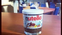 Walau berbadan tegap, ternyata pria berusia 28 tahun ini menyukai selai cokelat hazelnut, Nutella. My favorite, tulisnya. Foto: Instagram nc22back