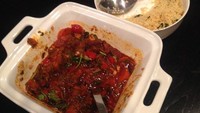 Wah, ternyata gelandang timnas Belgia ini bisa masak. Home cooking, tulisnya. Kira-kira hidangan apa yang sedang ia masak? Foto: Twitter @NChadli